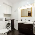 Apartamento 3 Bedroom Duplex Next To The Gates Of Dawn