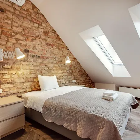 3 Bedroom Duplex Next To The Gates Of Dawn