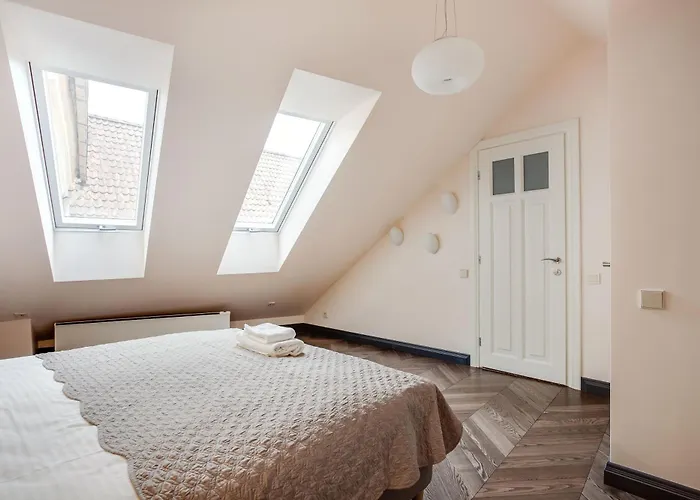 3 Bedroom Duplex Next To The Gates Of Dawn Butas *