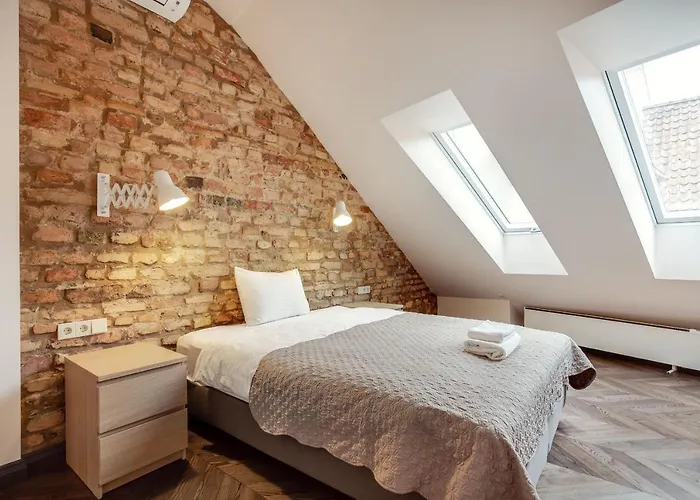 3 Bedroom Duplex Next To The Gates Of Dawn