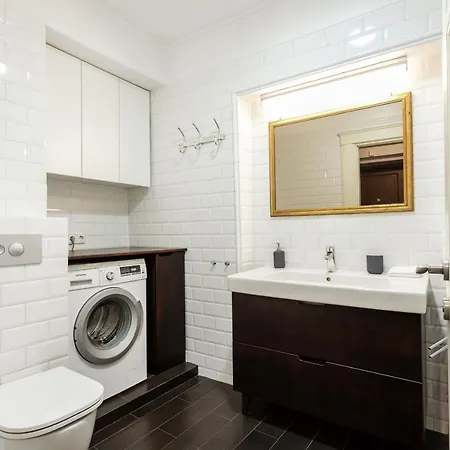 Апартаменты 3 Bedroom Duplex Next To The Gates Of Dawn