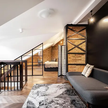 3 Bedroom Duplex Next To The Gates Of Dawn